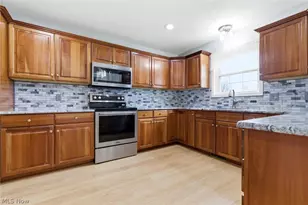 2735 Doral Cir SE, Massillon, OH 44646 - Photo 11