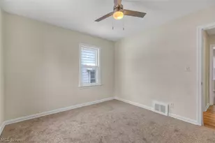 25671 Farringdon Ave, Euclid, OH 44132 - Photo 15