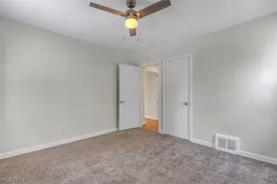 25671 Farringdon Ave, Euclid, OH 44132 - Photo 19