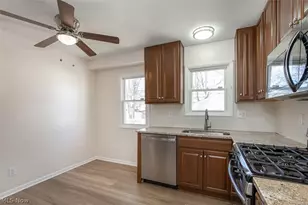 20021 Green Oak Dr, Euclid, OH 44117 - Photo 7