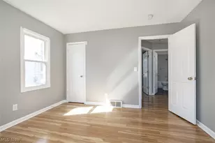 20021 Green Oak Dr, Euclid, OH 44117 - Photo 15