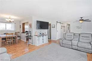 3529 Hunter Dr, North Olmsted, OH 44070 - Photo 5