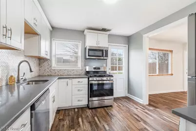 568 Sycamore Drive, Euclid, OH 44132 - Photo 5