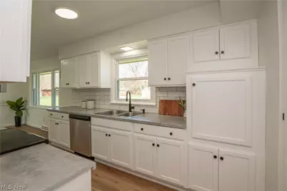 781 Leeman Drive, New Franklin, OH 44319 - Photo 9