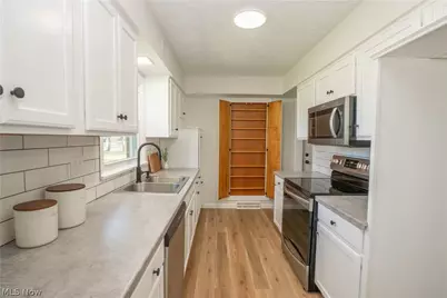 781 Leeman Drive, New Franklin, OH 44319 - Photo 11