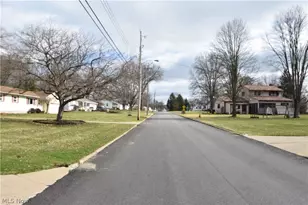 1038 Zander Dr, Youngstown, OH 44511 - Photo 25