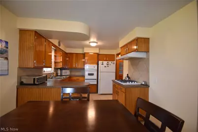 1038 Zander Drive, Youngstown, OH 44511 - Photo 11