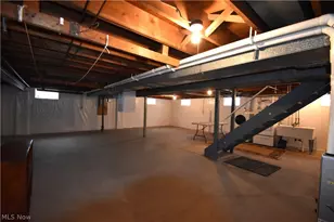 1038 Zander Dr, Youngstown, OH 44511 - Photo 17