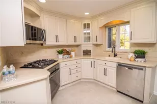 68305 Rolling Acres Dr, St Clairsville, OH 43950 - Photo 7