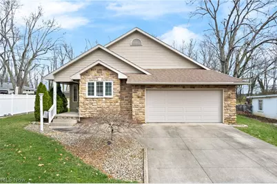 2813 N Bender Avenue, Akron, OH 44319 - Photo 1