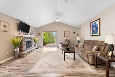 2813 N Bender Avenue, Akron, OH 44319 - Photo 13