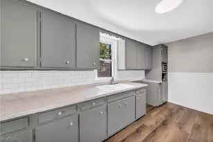 323 Groveland Club Dr, Loveland, OH 44110 - Photo 7