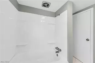 323 Groveland Club Dr, Loveland, OH 44110 - Photo 21