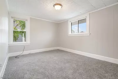 163 W Market Street, Alliance, OH 44601 - Photo 11