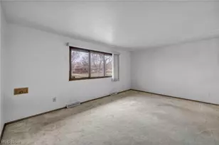 24419 Ronan Rd, Huber Heights, OH 44146 - Photo 13