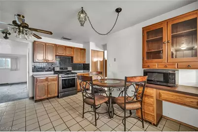 24419 Ronan Road, Huber Heights, OH 44146 - Photo 7