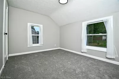 542 Montgomery Street, Akron, OH 44305 - Photo 13