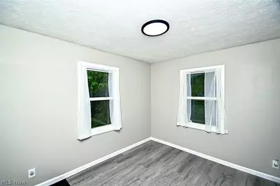 542 Montgomery Street, Akron, OH 44305 - Photo 7