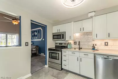 5485 Wildwood Court #D, Willoughby, OH 44094 - Photo 9