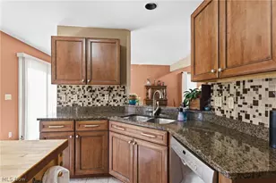 1990 Boxwood Trail, Painesville Twp, OH 44077 - Photo 13