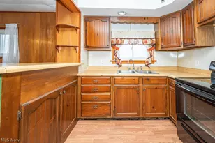 1055 Ambrose Ave, East Liverpool, OH 43920 - Photo 9