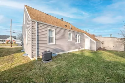 60 Renee Drive, Struthers, OH 44471 - Photo 9