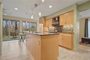 716-7 Claridge Ln, Aurora, OH 44202 - Photo 11