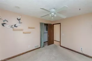 1010 Royal Dr, Amherst, OH 44001 - Photo 17