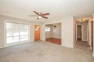 6045 Dunham Rd, Maple Heights, OH 44137 - Photo 5