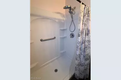 11604 Bradwell Road, Garfield Heights, OH 44125 - Photo 9