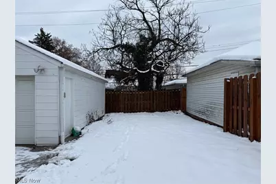 11604 Bradwell Road, Garfield Heights, OH 44125 - Photo 25