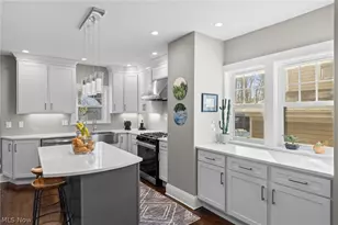 2934 Scarborough Rd, Cleveland Heights, OH 44118 - Photo 9