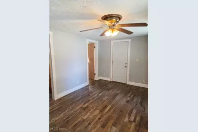 234 Oakwood Street, Elyria, OH 44035 - Photo 7