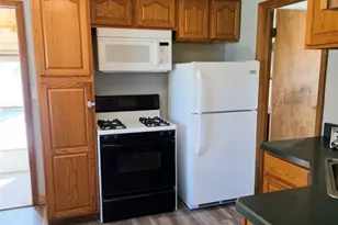 234 Oakwood St, Elyria, OH 44035 - Photo 9