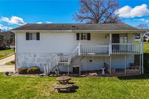 234 Woodlawn Ave, Belpre, OH 45714 - Photo 3