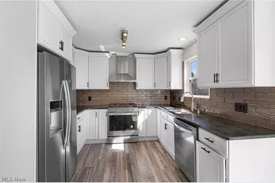 1267 Bell Court, Elyria, OH 44035 - Photo 3