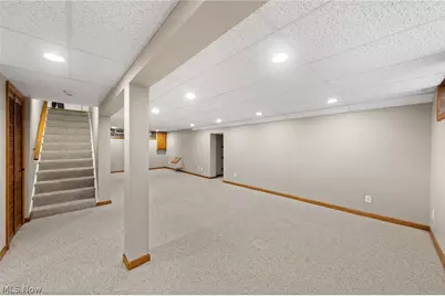 25 S Van Buren Avenue, Barberton, OH 44203 - Photo 23