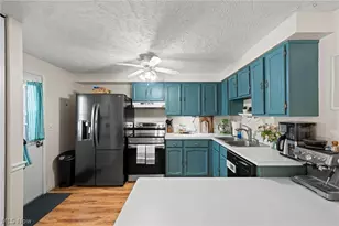 7403 N Chestnut Commons Dr, Mentor, OH 44060 - Photo 11