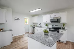 1548 Sunside Dr, Akron, OH 44321 - Photo 11