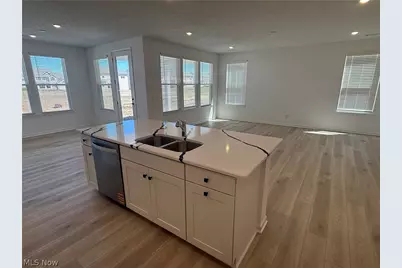 23706 Wally's Way, Columbia Station, OH 44028 - Photo 3