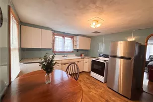 724 E Main St, Barnesville, OH 43713 - Photo 9