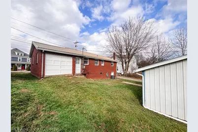 724 E Main Street, Barnesville, OH 43713 - Photo 5