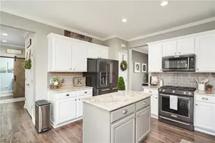 38520 Terrell Dr, North Ridgeville, OH 44039 - Photo 9