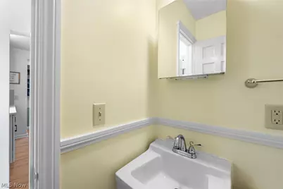 19190 S Sagamore Road, Fairview Park, OH 44126 - Photo 25