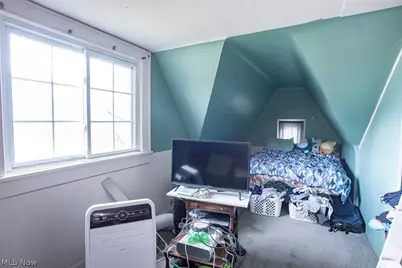 652 Parkway Boulevard, Norton, OH 44203 - Photo 33