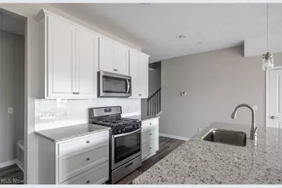 950-2 Memory Lane, Aurora, OH 44202 - Photo 7