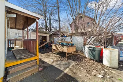 796 Sherman, Akron, OH 44311 - Photo 5