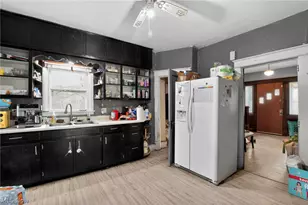 788 Caledonia St, Youngstown, OH 44502 - Photo 9