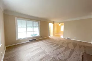 20511 Balfour Rd, Warrensville Heights, OH 44122 - Photo 3