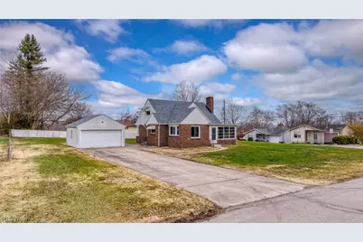 333 17th Street NW, Barberton, OH 44203 - Photo 3